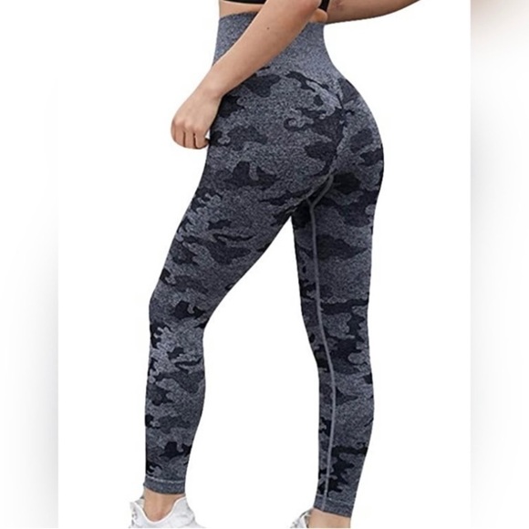 NWT-TOP LEGGINGS-YOGA PANTS-SIZE SMALL - Picture 1 of 6